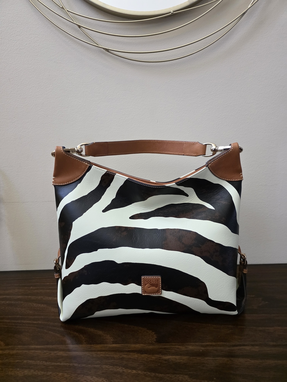 Dooney & Bourke Florentine Medium Sac in Zebra-Print